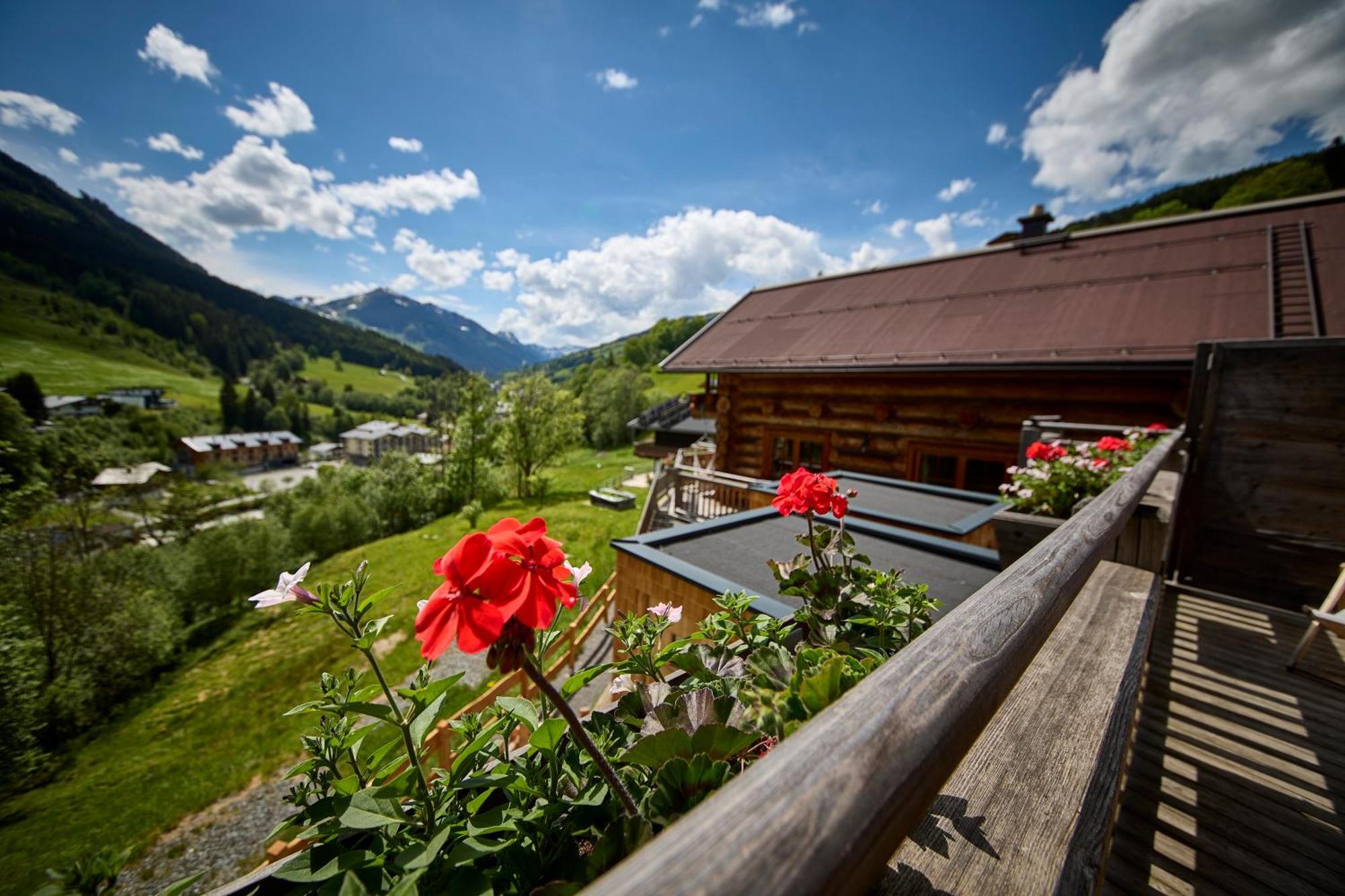 Drei Hittn Saalbach Apartment Bagian luar foto